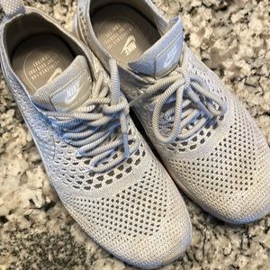 Nike Air Max Thea fly knit women’s 7.5